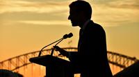 Silhouette du président Emmanuel Macron à Sydney, le 2 mai 2018 [PETER PARKS / POOL/AFP]