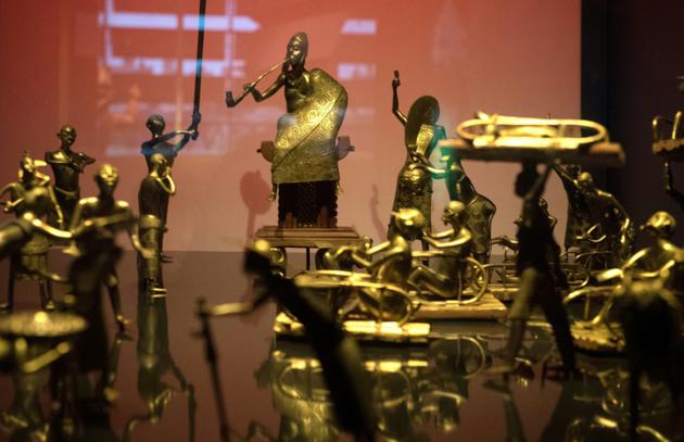 Une représentation en statuettes d'une cérémonie au royaume du Dahomey vers 1934, exposée au musée du Quai Branly, le 18 juin 2018 à Paris [GERARD JULIEN / AFP]
