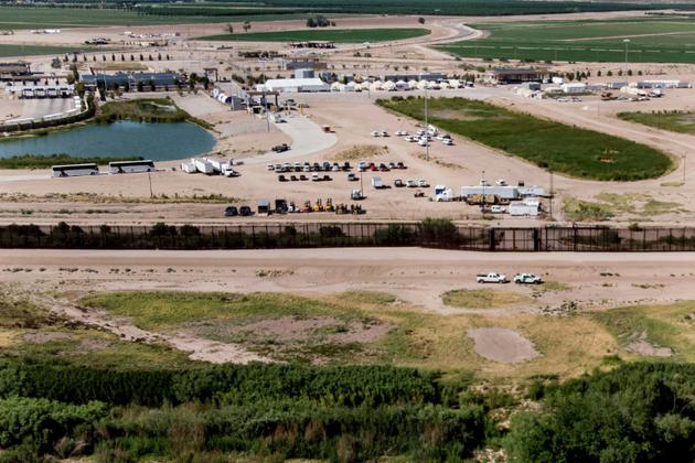Un camp où sont retenus des mineurs par les autorités américaines après avoir franchi illégalement la frontière avec le Mexique, le 19 juin 2018 [Brendan Smialowski / AFP]