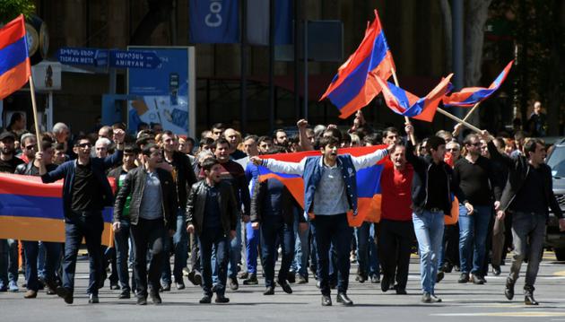 Manifestation de l'opposition à Erevan le 25 avril 2018 [Vano Shlamov / AFP]