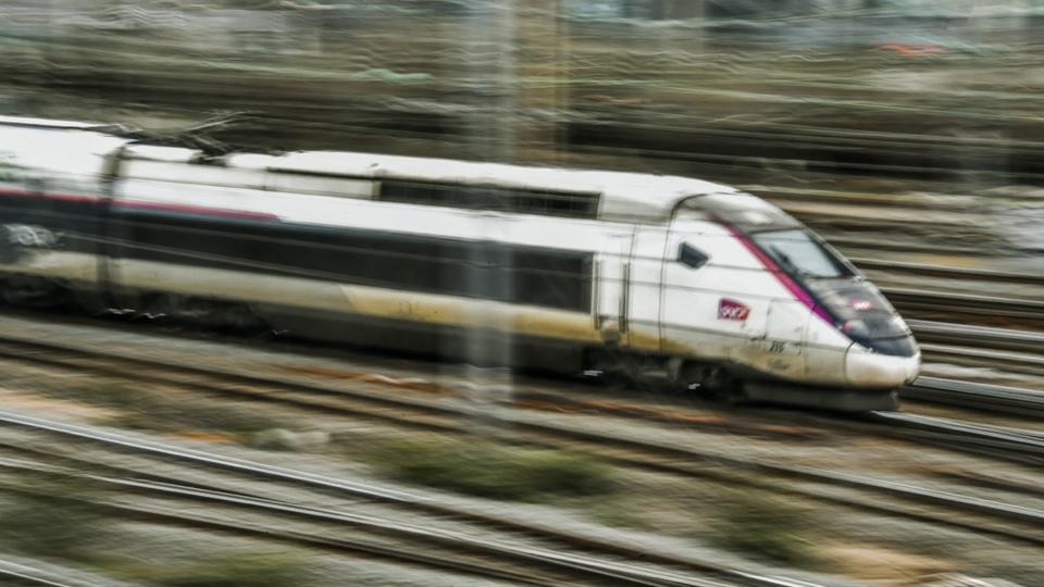 Nord : une adolescente de 14 ans meurt percutée par un TGV