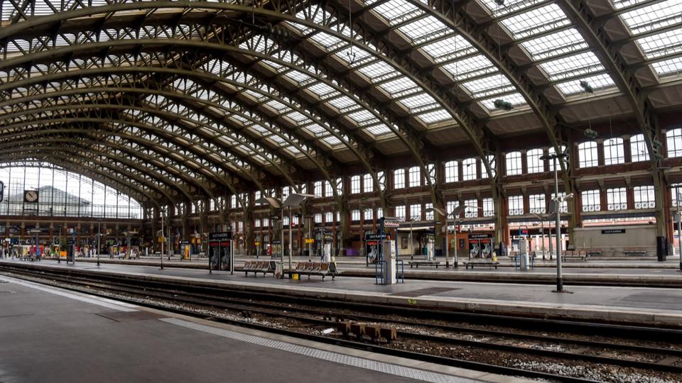 Nord : Les gares de Lille Flandres et Lille Europe évacuées après une alerte, une opération de police en cours