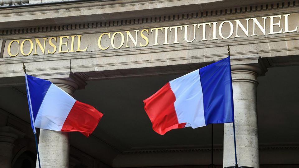 IVG dans la Constitution française : quels autres droits sont protégés dans la norme suprême ?