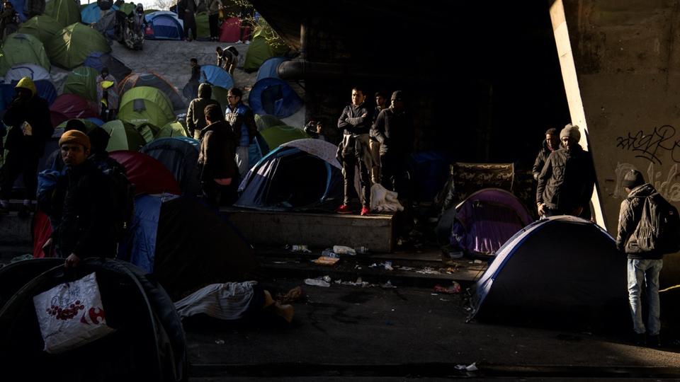Paris : 800 réfugiés évacués d'un campement à La Chapelle