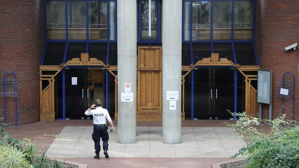 Seine-Saint-Denis : un homme condamné à 3 ans de prison pour avoir incendié le cabinet de son avocate
