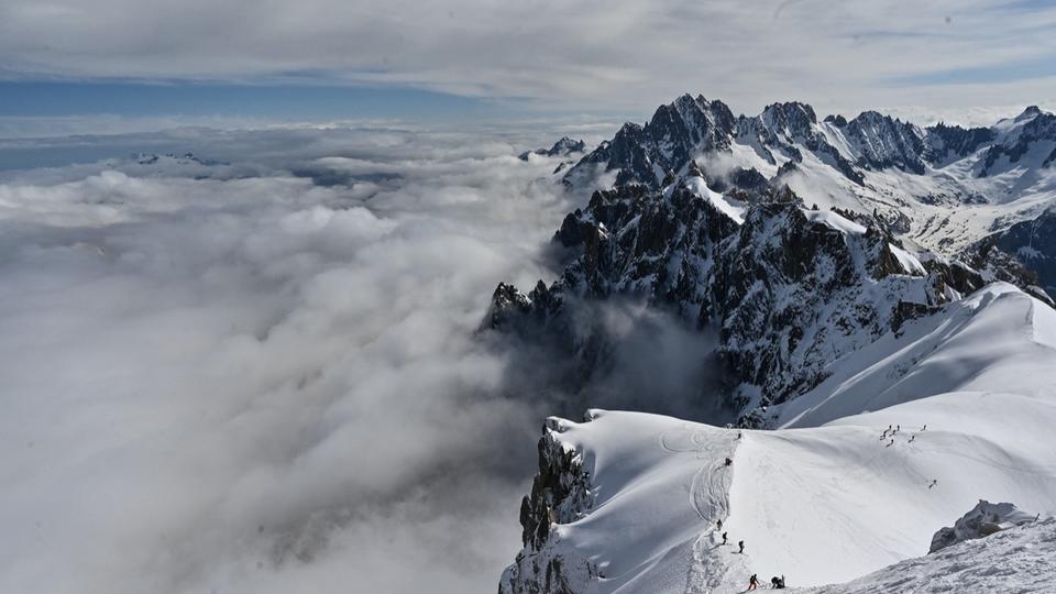 Haute-Savoie : la préfecture demande aux alpinistes de ne plus gravir (temporairement) le Mont-Blanc