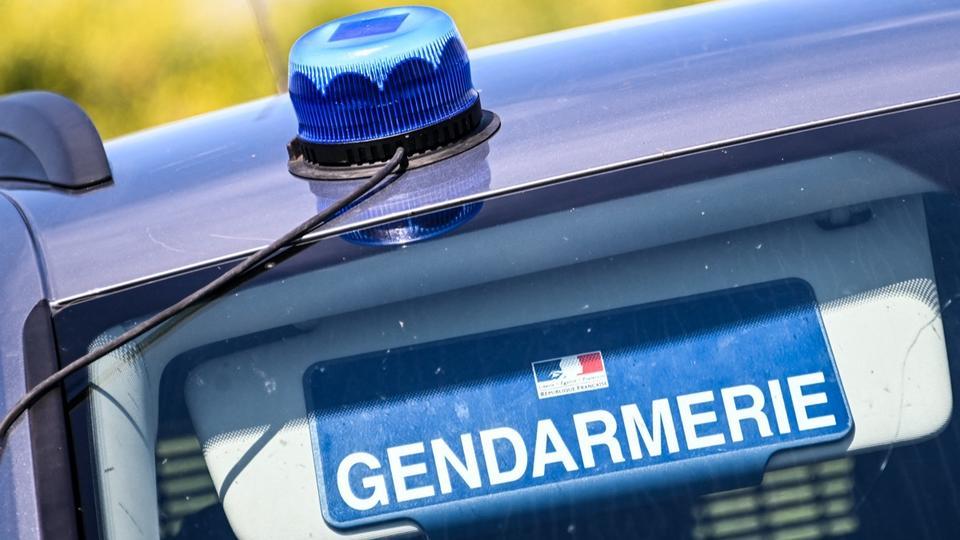 Isère : une femme morte poignardée, son fils de 24 ans arrêté