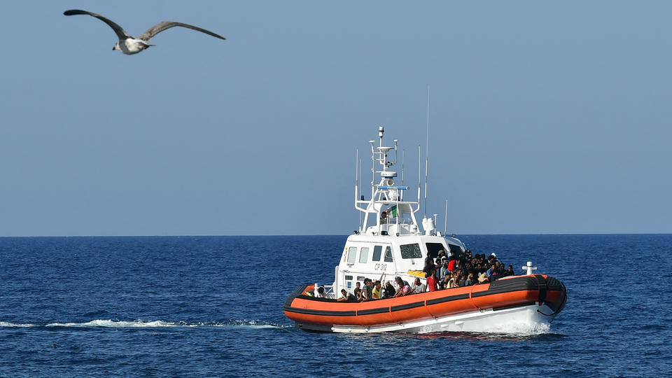 Italie : une quarantaine de migrants morts après un naufrage près des côtes