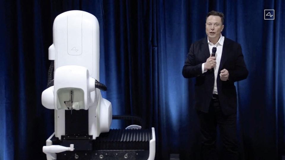 Neuralink : le projet controversé d'implant cérébral d'Elon Musk est «prêt»