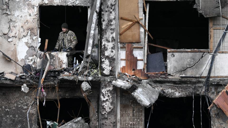 DIRECT - Guerre en Ukraine : les forces russes s'approchent de Kiev depuis le nord-est et l'est