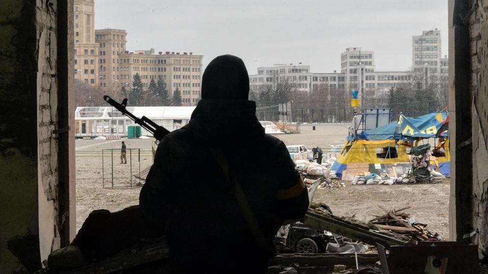DIRECT - Guerre en Ukraine : des troupes aéroportées russes ont débarqué à Kharkiv, des combats en cours