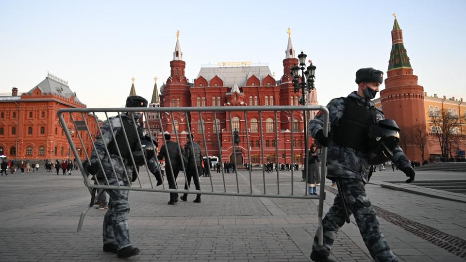 DIRECT - Guerre en Ukraine : Paris recommande «fortement» aux Français de quitter la Russie