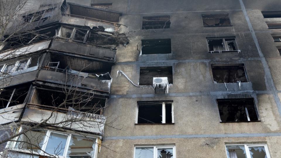DIRECT - Guerre en Ukraine : nouvelles frappes russes sur Kharkiv, Moscou annonce l'ouverture de plusieurs couloirs humanitaires