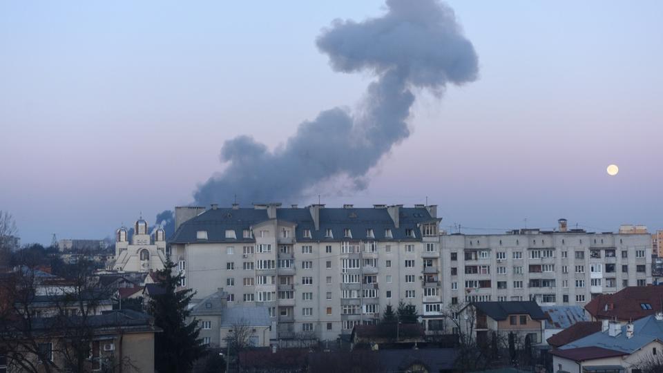 Guerre en Ukraine : bombardement près de l'aéroport de Lviv, Washington met en garde Pékin
