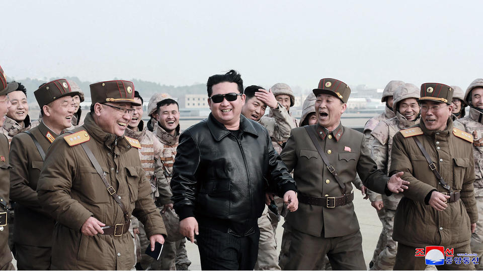 Corée du Nord : Kim Jong-un ordonne le tir d'un missile balistique intercontinental