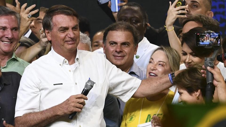 Élections au Brésil : Jair Bolsonaro appelle à choisir entre «le bien et le mal»