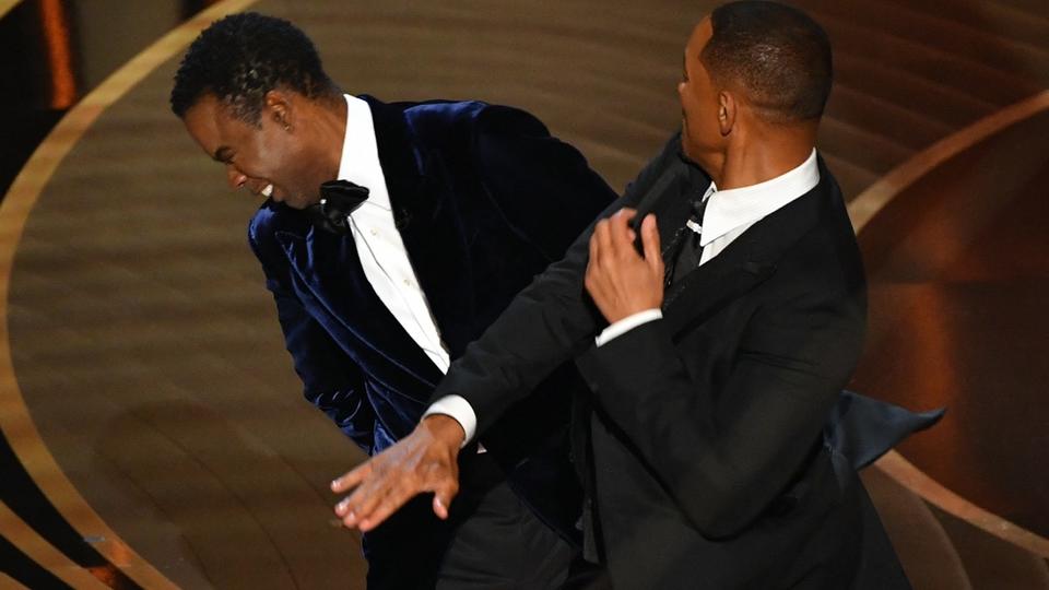 «Ça fait mal» : Chris Rock évoque la gifle de Will Smith lors d'un spectacle