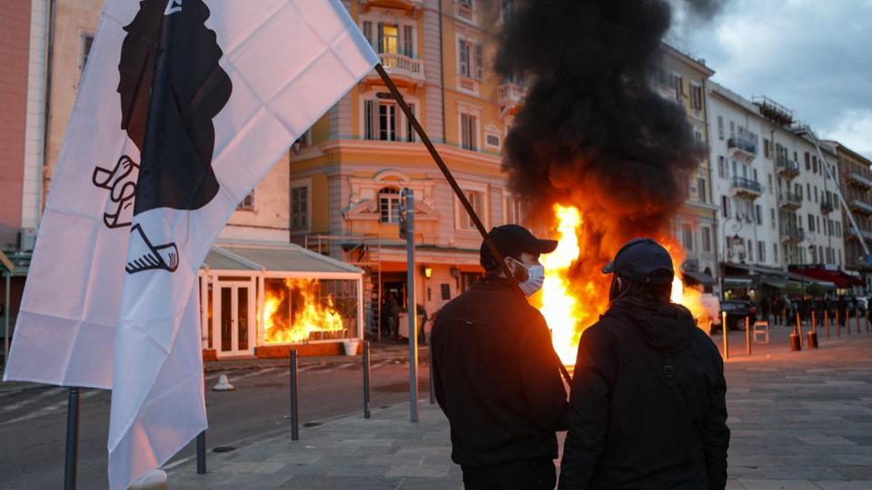 Corse : Emmanuel Macron dénonce des «violences inacceptables» et déplore la responsabilité des élus en tête de cortège