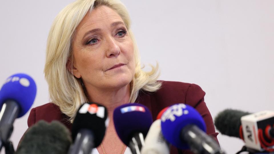 Présidentielle 2022 : Marine Le Pen peut-elle modifier la Constitution par référendum ?