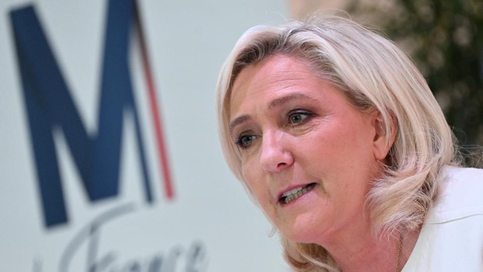 Présidentielle : quelles différences entre le programme de Marine Le Pen de 2017 et celui de 2022 ?