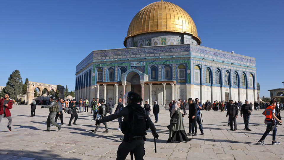 Jérusalem : 42 blessés dans de nouveaux heurts sur l'esplanade des Mosquées