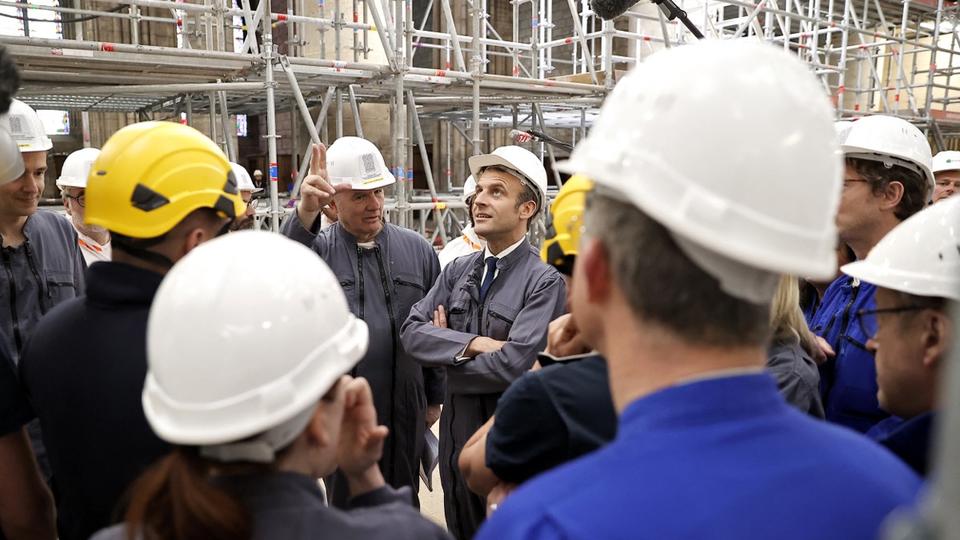 Emmanuel Macron et le Premier ministre japonais vont se rendre sur le chantier de Notre-Dame de Paris