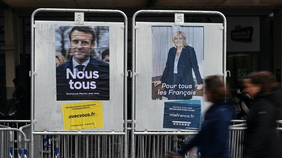 Présidentielle 2022 : Emmanuel Macron conserve son avance sur Marine Le Pen