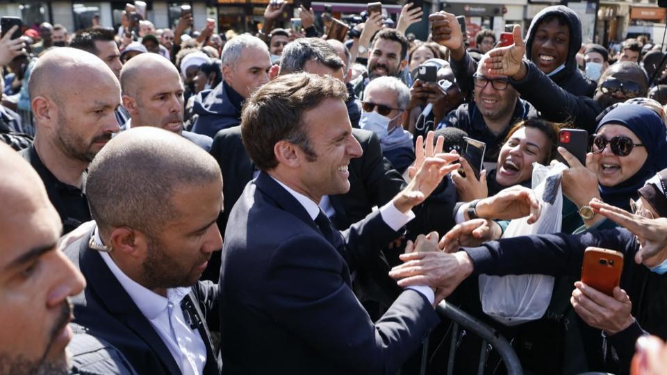 DIRECT - Présidentielle 2022 : Emmanuel Macron rejette les critiques de Marine Le Pen sur son «arrogance»