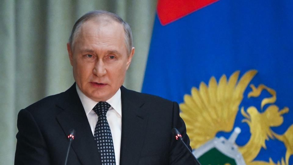 DIRECT - Guerre en Ukraine : Vladimir Poutine promet une riposte «rapide» en cas d'intervention extérieure