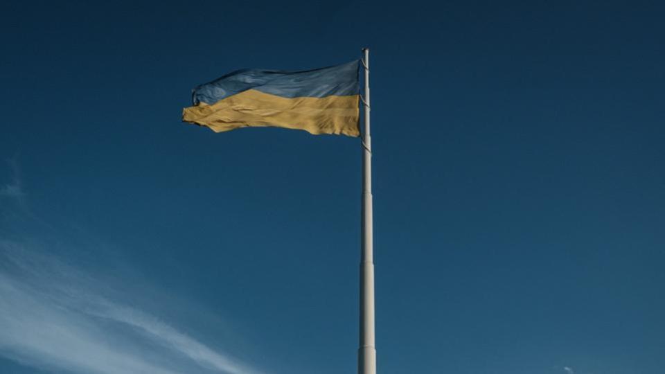 Kirghizstan : un drapeau ukrainien planté sur le «Pic Poutine», une enquête ouverte