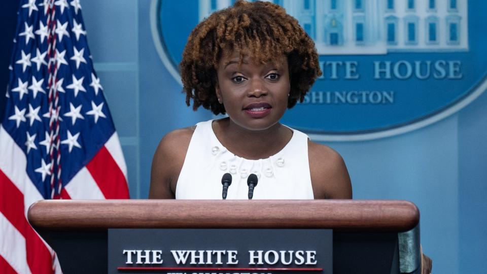 Etats-Unis : Karine Jean-Pierre, première femme noire et ouvertement lesbienne porte-parole de la Maison Blanche