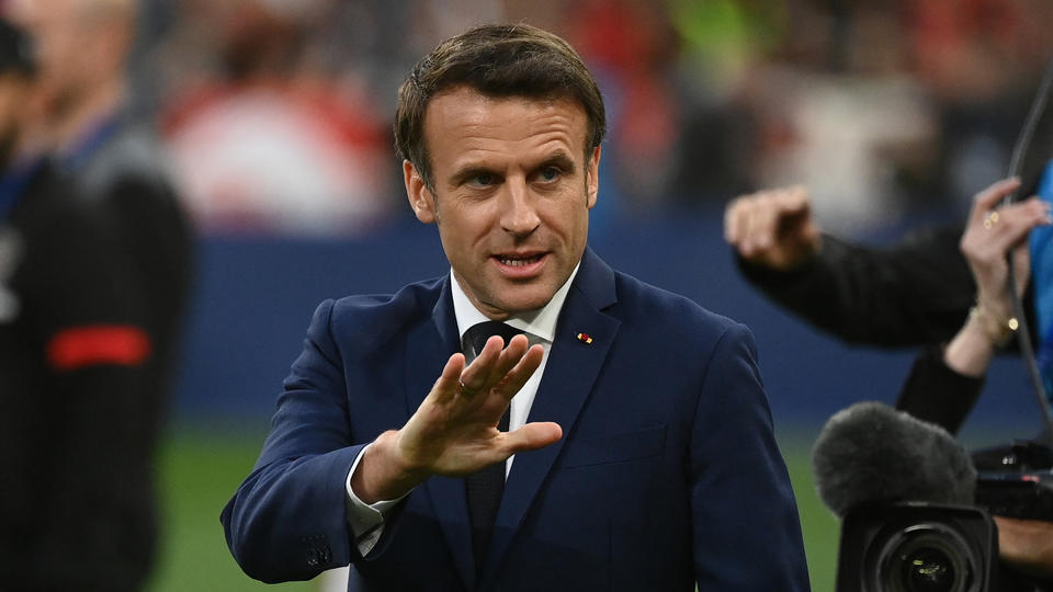 Équipe de France : Emmanuel Macron renonce à se rendre au Stade de France pour le match des Bleus