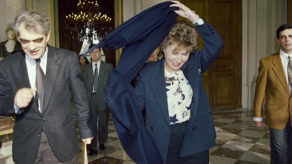 Une femme à Matignon ? L'ancienne Première ministre Edith Cresson lui souhaite «beaucoup de courage»