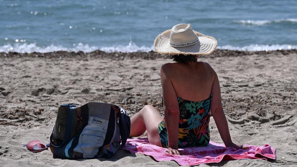 Psoriasis : un quart des personnes atteintes ont déjà annulé leurs vacances à cause de la maladie
