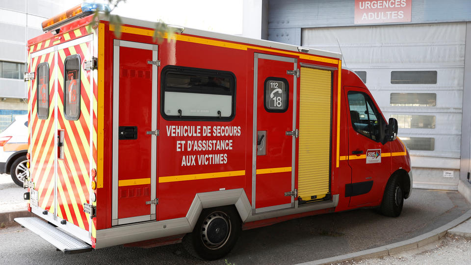 Nîmes : un homme provoque un accident et s'enfuit en abandonnant sa fille de 10 ans blessée au thorax
