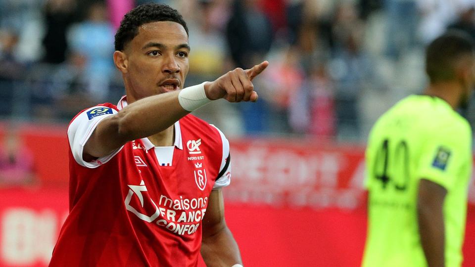 Ligue 1 : le jeune espoir français Hugo Ekitike rejoint le PSG en prêt