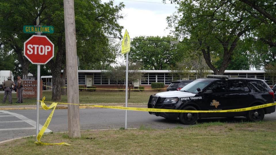 Fusillade au Texas : le tireur avait annoncé sur Facebook qu'il allait attaquer une école primaire