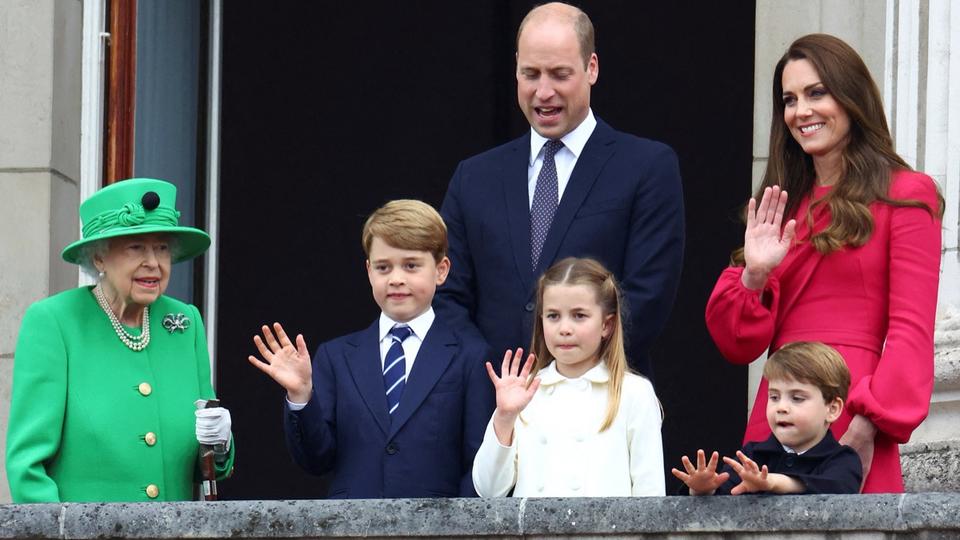 Jubilé Elizabeth II : Louis, Charlotte, George, les arrière-petits-enfants de la reine stars des festivités (images)
