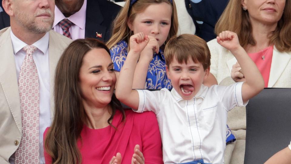Kate et William réagissent avec humour à l'engouement du public pour leur fils Louis