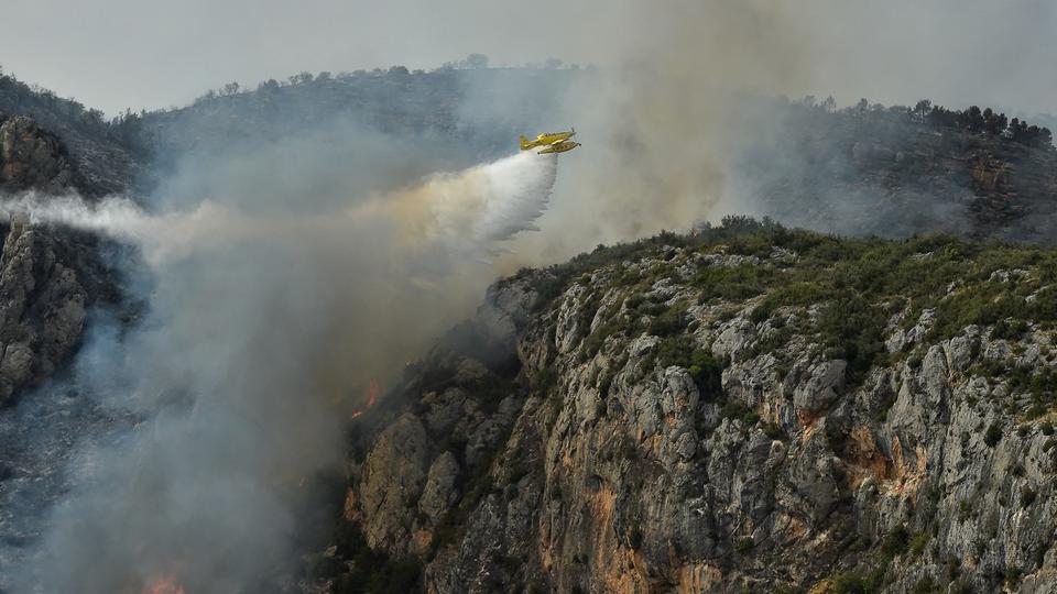 Canicule : plus de 20.000 hectares sont partis en fumée en Espagne, alors que les incendies gagnent du terrain