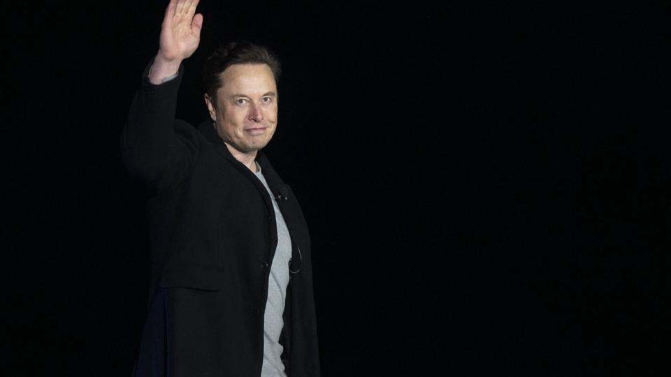 Elon Musk : le patron de SpaceX licencie les salariés qui l'ont critiqué