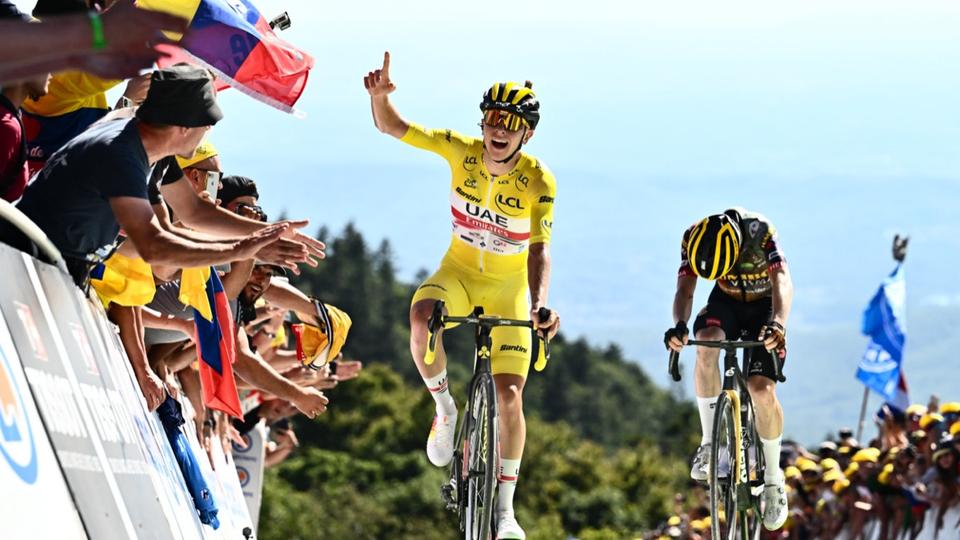 Tour de France 2022 : Tadej Pogacar l'emporte à la super Planche des Belles Filles et conserve le maillot jaune