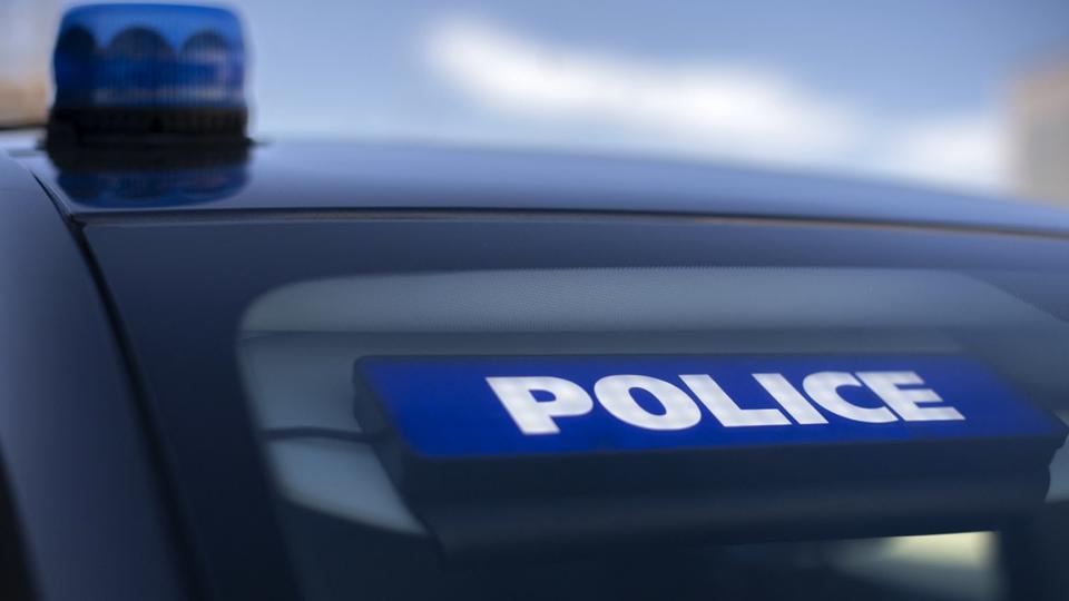 Rodéo urbain dans l'Essonne : deux policiers traînés sur plusieurs mètres lors d'une interpellation