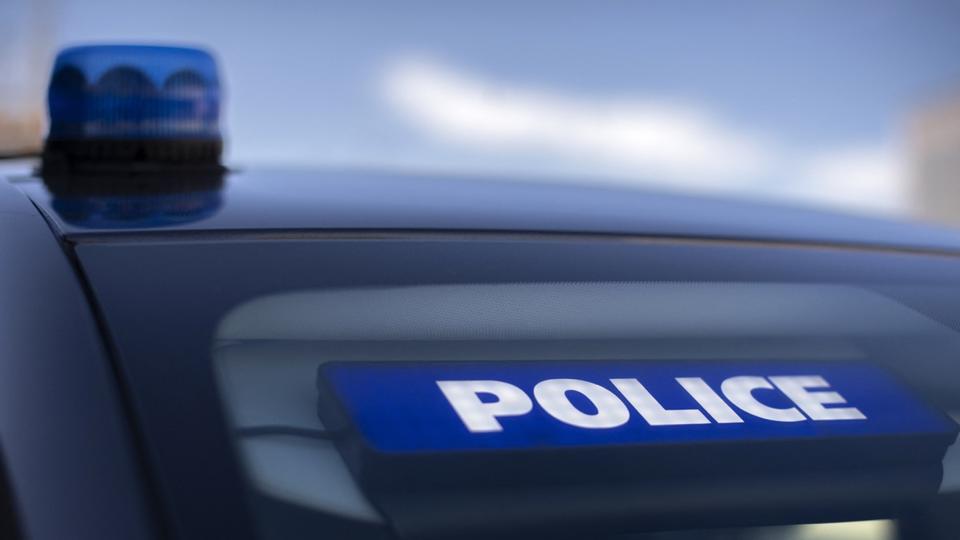 Refus d'obtempérer dans le Val-de-Marne : un policier projeté sur plusieurs mètres, un individu en garde à vue
