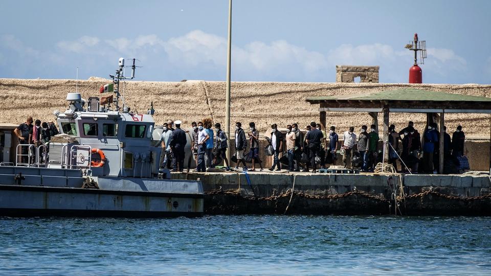 Italie : plus d'un millier de migrants débarquent en quelques heures