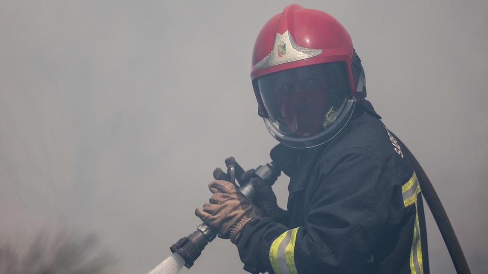 Incendie dans l'Hérault : le pompier interpellé reconnaît avoir provoqué plusieurs départs de feu