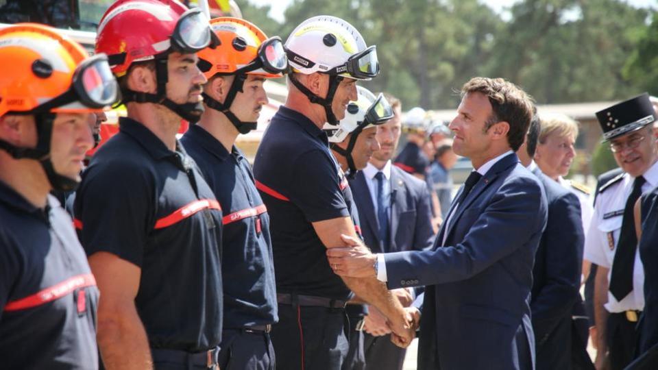 Incendies : la sécurité civile reçue par Emmanuel Macron, des annonces pour sa modernisation attendues