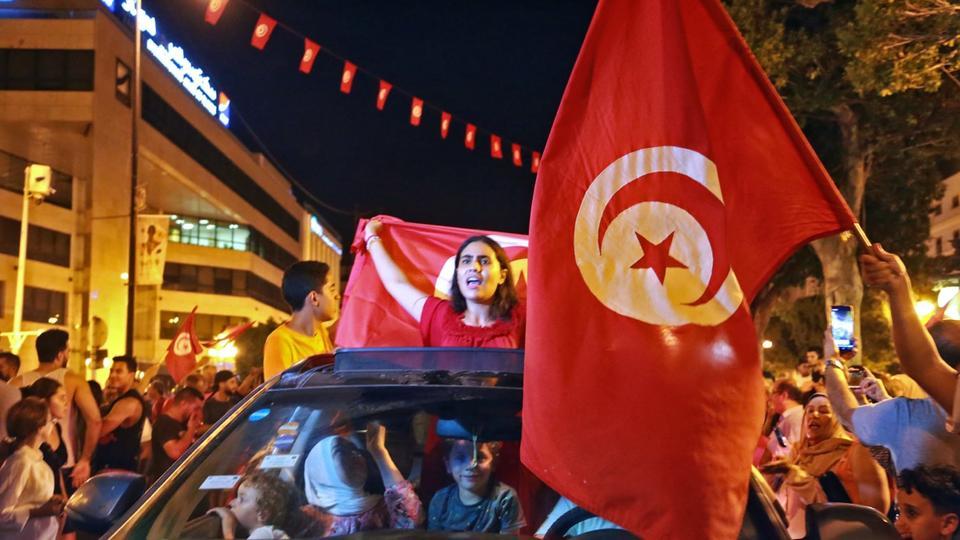 Tunisie : la Constitution adoptée à 94%, après une forte abstention