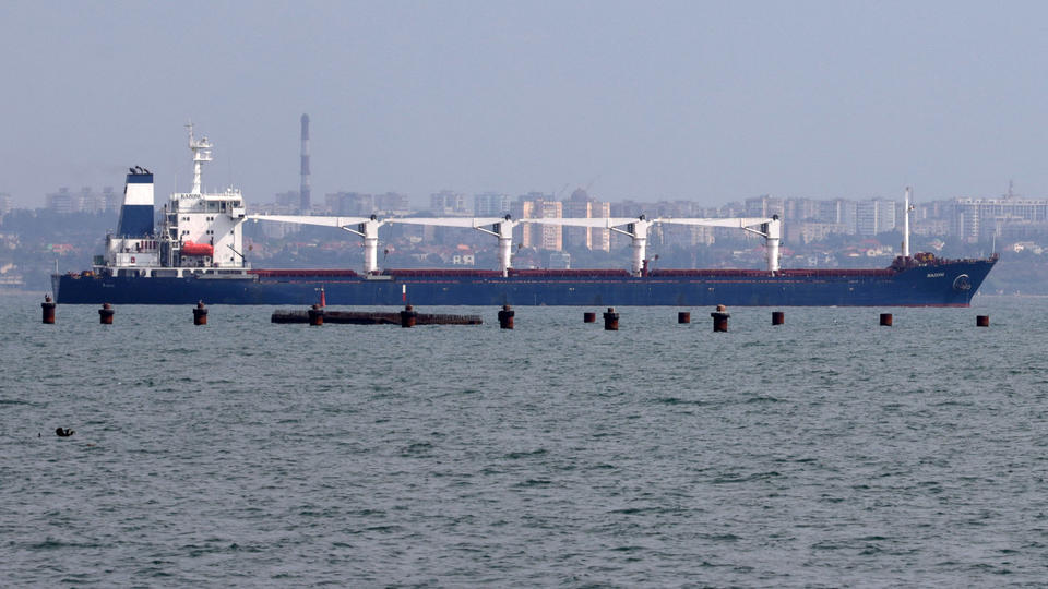 Guerre en Ukraine : le premier navire céréalier a quitté le port d'Odessa dans le cadre de l'accord avec la Russie