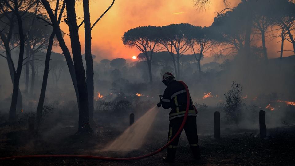 Incendie entre l'Aveyron et la Lozère : 3.000 personnes évacuées